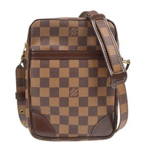 Authenticity Guaranteed Louis Vuitton Shoulder bag